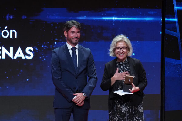 Ms. Vassiliki Eleftheriou, director of the Acropolis Restoration Service, receives the TERRA award for the innovation of the restoration projects in the Acropolis monuments.